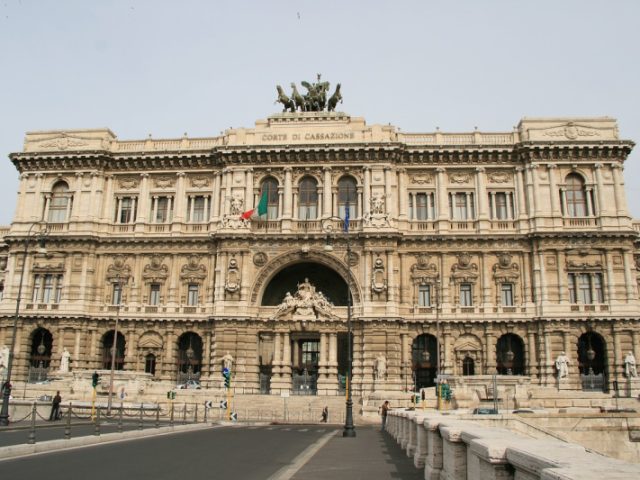 Cassazione Polizza Unit Linked non è solo questione di forma